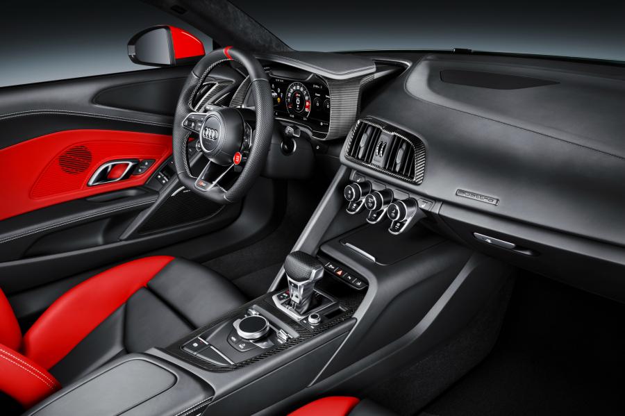 Интерьер Audi R8 V10 Edition Audi Sport 2017 года  (фото 4 из 13)